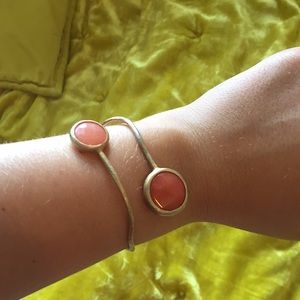 Movable gold bracelet/arm cuff
